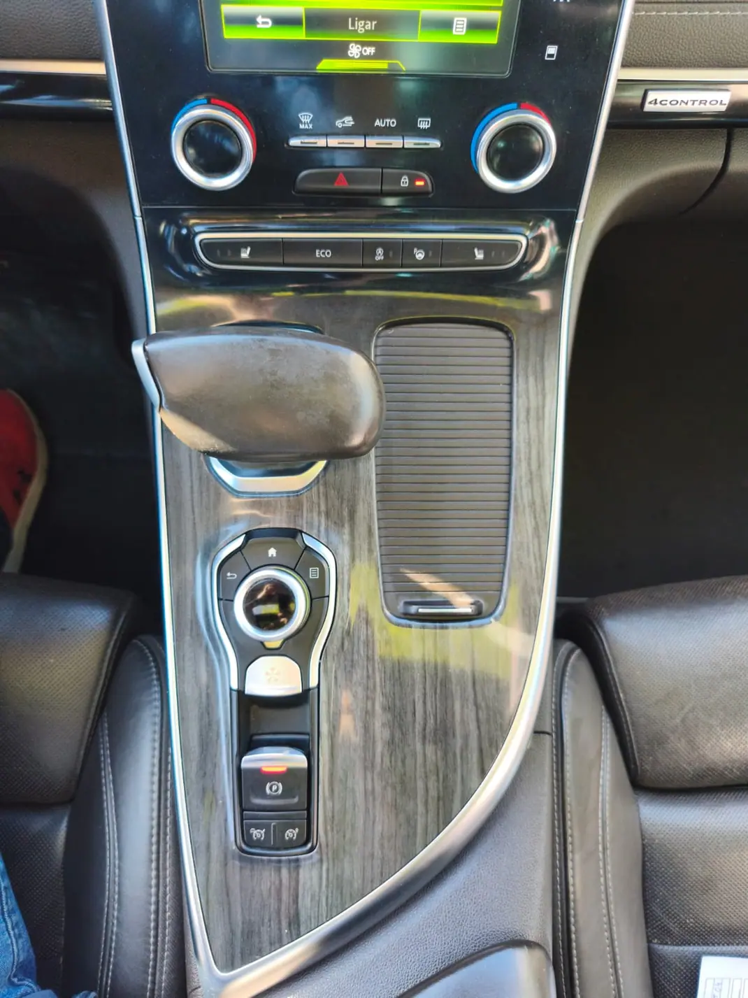 Renault Espace 2016 - 16450 EUR, 171955 km - AUTO.MOTO.pt - 171955km - foto 16 de 31