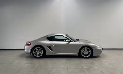 Porsche Cayman 2006 - 31900 EUR, 185000 km - AUTO.MOTO.pt - 185000km - foto 10 de 22