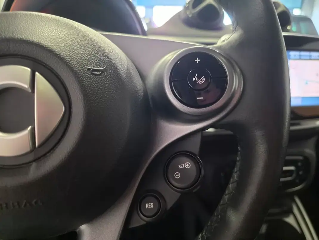 Smart ForTwo Coupé 2018 - 11280 EUR, 51580 km - 51580km - foto 22 de 29