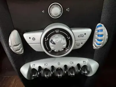 MINI One 2008 - 6990 EUR, 266000 km - AUTO.MOTO.pt - 266000km - foto 7 de 14