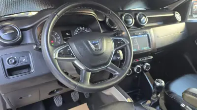 Dacia Duster 2020 - 15750 EUR, 35355 km - 35355km - foto 14 de 22