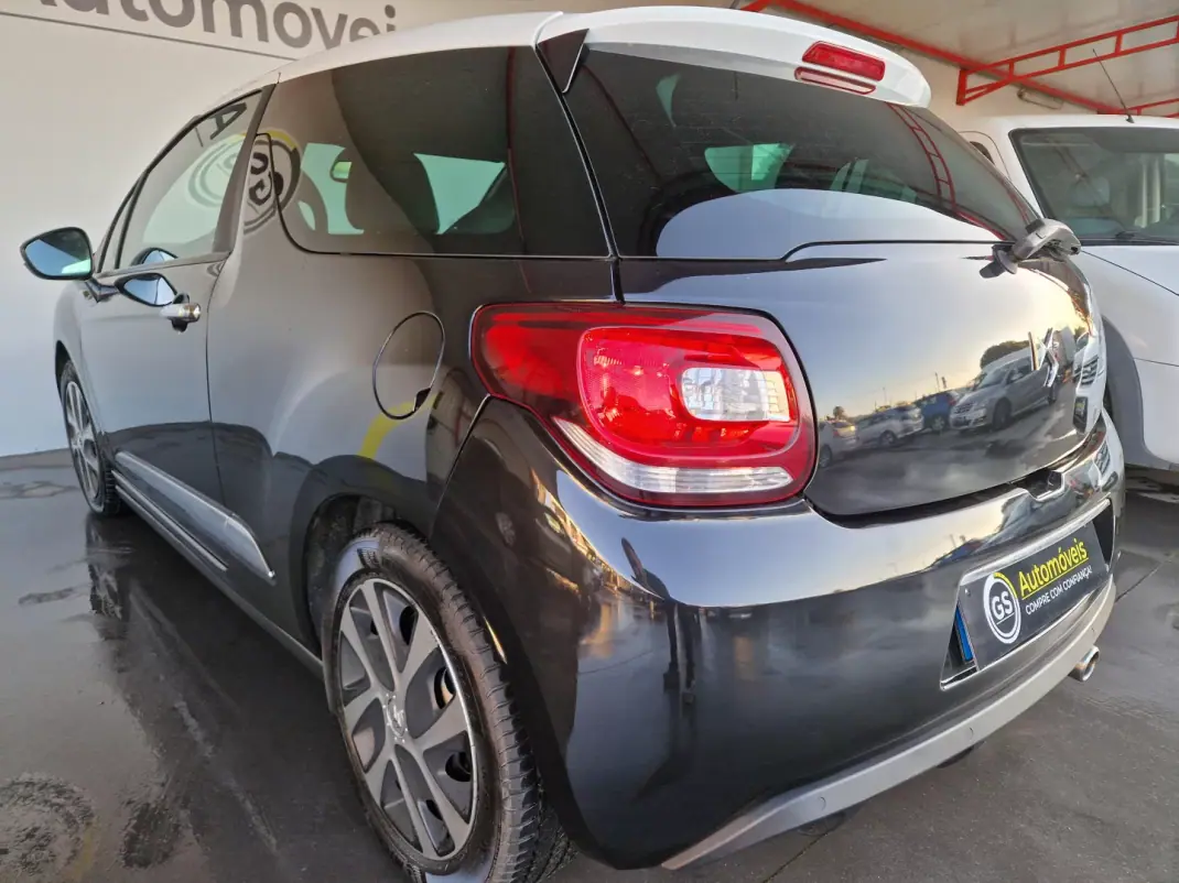 DS DS3 2011 - 9990 EUR, 188000 km - AUTO.MOTO.pt - 188000km - foto 6 de 22