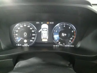 Volvo XC 40 2022 - 22499 EUR, 130121 km - AUTO.MOTO.pt - 130121km - foto 7 de 12