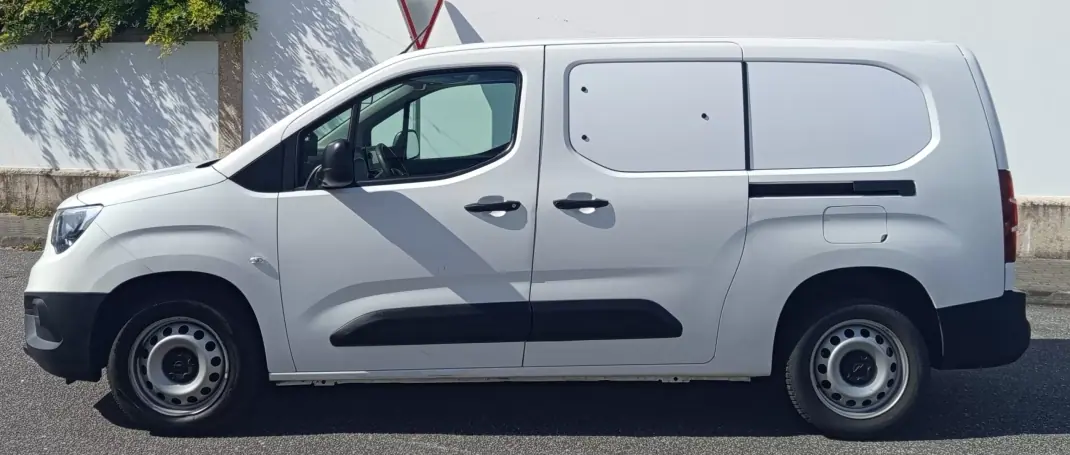Opel Combo 2021 - 13500 EUR, 82000 km - AUTO.MOTO.pt - 82000km - foto 6 de 20