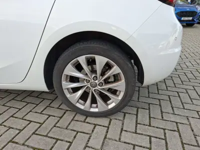 Opel Astra 2016 - 11000 EUR, 81600 km - AUTO.MOTO.pt - 81600km - foto 9 de 28
