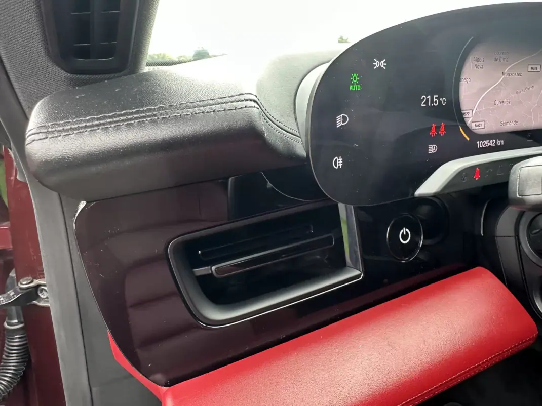 Porsche Taycan 2020 - 49900 EUR, 100000 km - AUTO.MOTO.pt - 100000km - foto 51 de 61