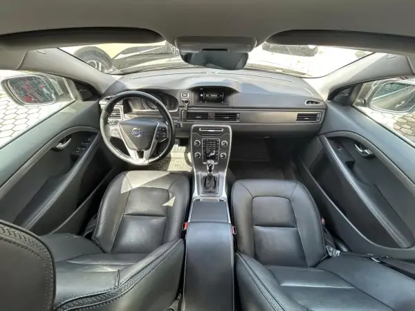 Volvo XC 70 2015 - 14990 EUR, 215301 km - AUTO.MOTO.pt - 215301km - foto 14 de 19