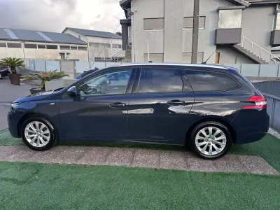 Peugeot 308 SW 2016 - 8900 EUR, 200000 km - AUTO.MOTO.pt - 200000km - foto 15 de 51