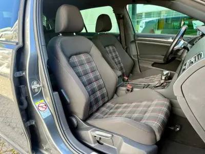 Volkswagen Golf 2019 - 28590 EUR, 102700 km - AUTO.MOTO.pt - 102700km - foto 17 de 38