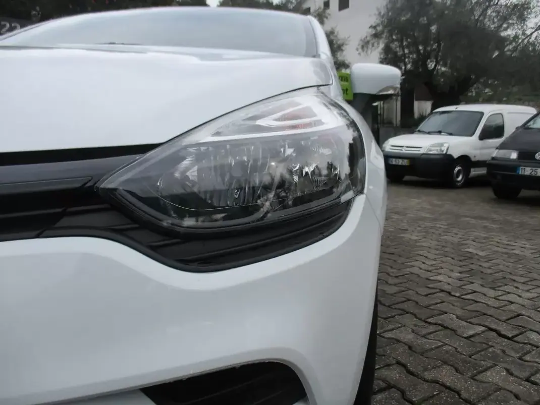 Renault Clio 2017 - 11990 EUR, 81000 km - 81000km - foto 4 de 24