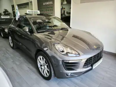 Porsche Macan 2014 - 42950 EUR, 177239 km - AUTO.MOTO.pt - 177239km - foto 13 de 59
