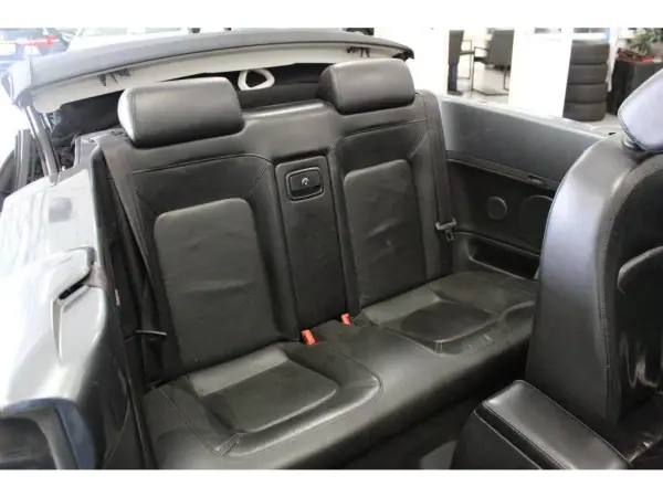 Volkswagen New Beetle Cabriolet 2007 - 7990 EUR, 161340 km - AUTO.MOTO.pt - 161340km - foto 12 de 19