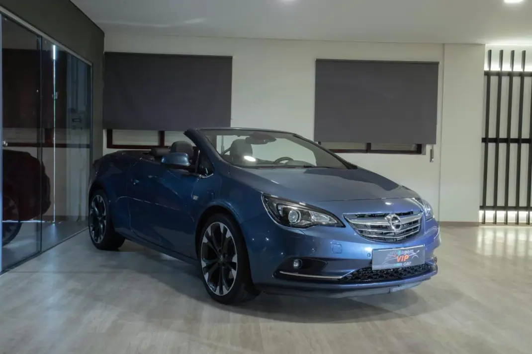 Opel Cascada 2015 - 18750 EUR, 100000 km - AUTO.MOTO.pt - 100000km - foto 1 de 3