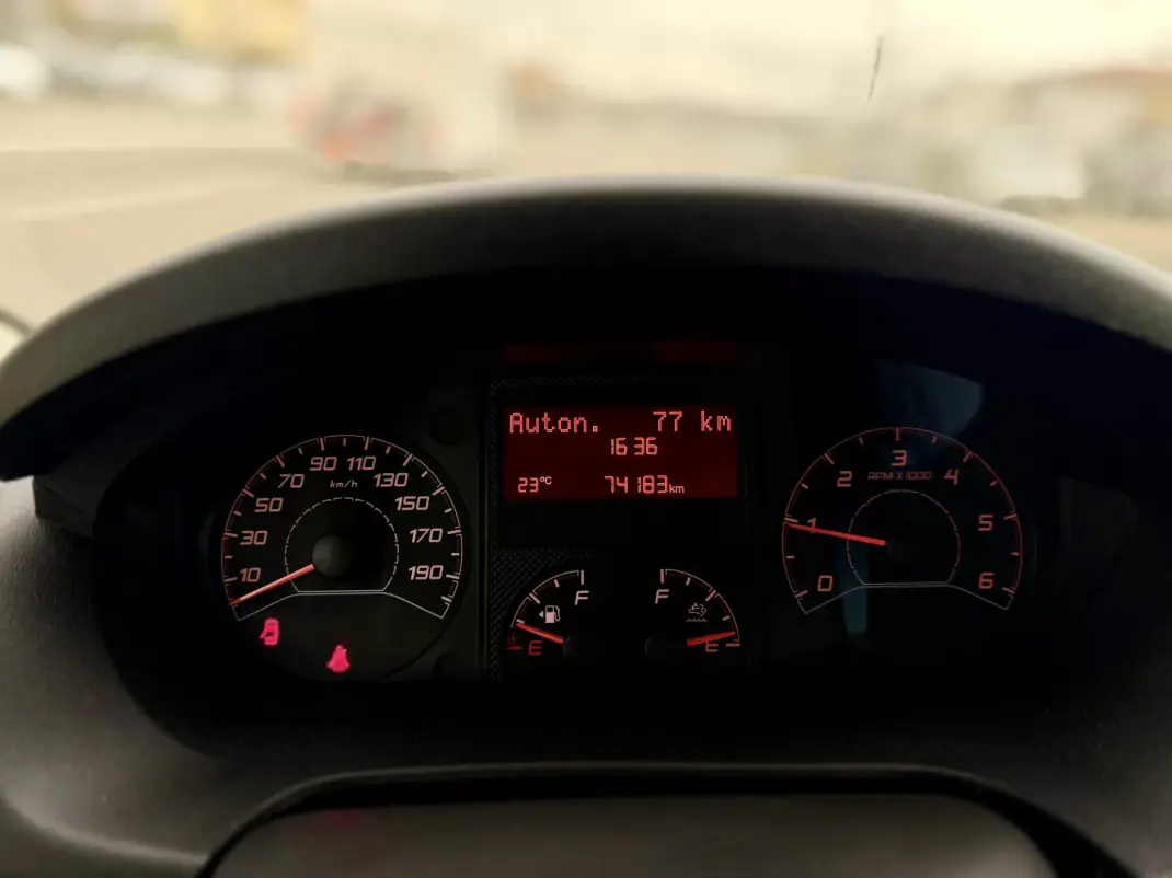 Opel 2023 - 28450 EUR, 75000 km - AUTO.MOTO.pt - 75000km - foto 15 de 20