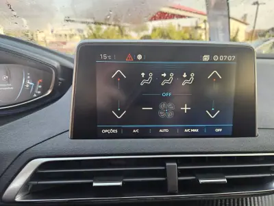 Peugeot 3008 2019 - 14900 EUR, 129000 km - AUTO.MOTO.pt - 129000km - foto 28 de 38
