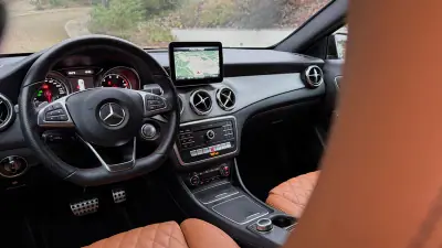 Mercedes-Benz GLA 180 2020 - 25750 EUR, 160000 km - AUTO.MOTO.pt - 160000km - foto 6 de 23