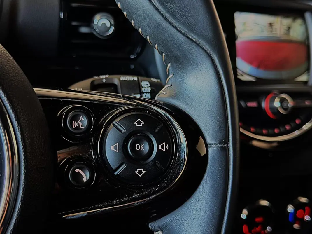 MINI Clubman 2019 - 18500 EUR, 43000 km - 43000km - foto 24 de 35