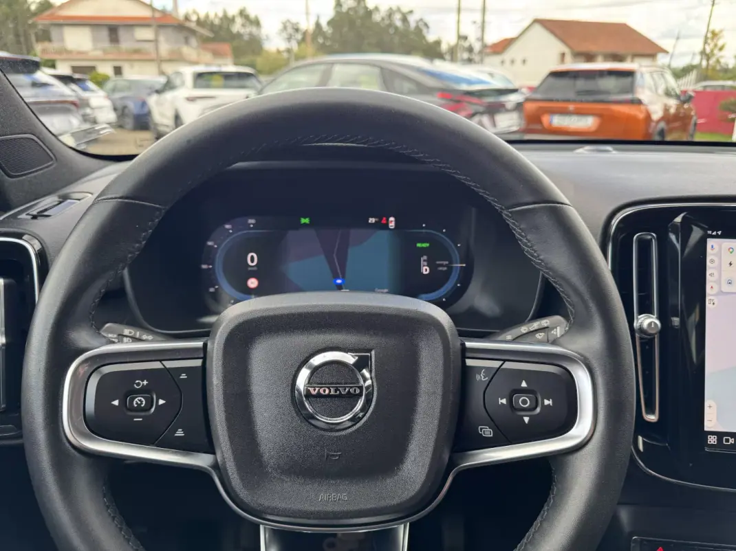 Volvo XC 40 2023 - 28500 EUR, 58000 km - AUTO.MOTO.pt - 58000km - foto 26 de 38
