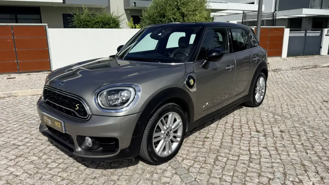 MINI Countryman 2019 - 22900 EUR, 98182 km - AUTO.MOTO.pt - 98182km - foto 1 de 54