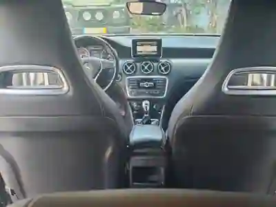 Mercedes-Benz A 180 2013 - 9990 EUR, 195000 km - AUTO.MOTO.pt - 195000km - foto 6 de 10