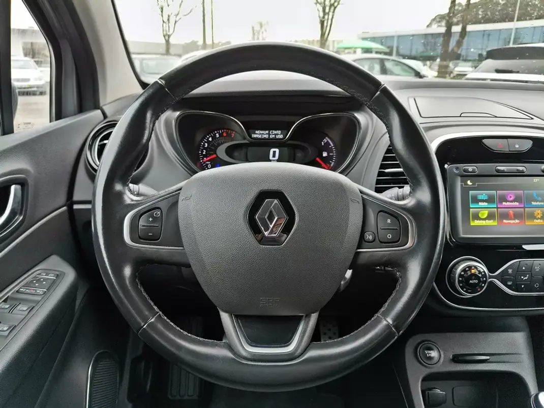Renault Captur 2019 - 16900 EUR, 55740 km - AUTO.MOTO.pt - 55740km - foto 13 de 26