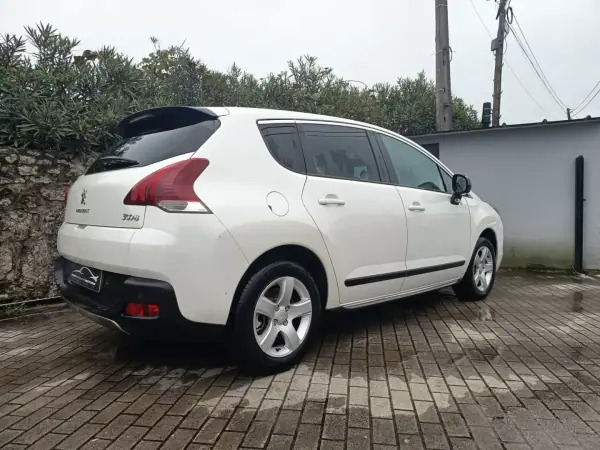 Peugeot 3008 2014 - 8000 EUR, 304000 km - AUTO.MOTO.pt - 304000km - foto 5 de 16