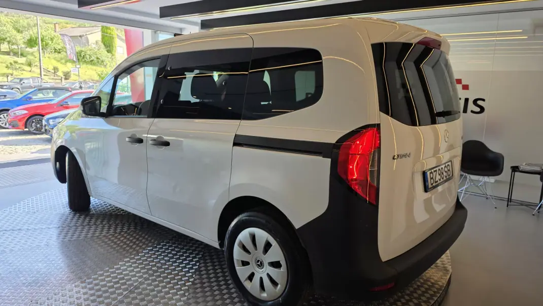 Mercedes-Benz Citan 2025 - 24950 EUR, 10603 km - AUTO.MOTO.pt - 10603km - foto 21 de 50