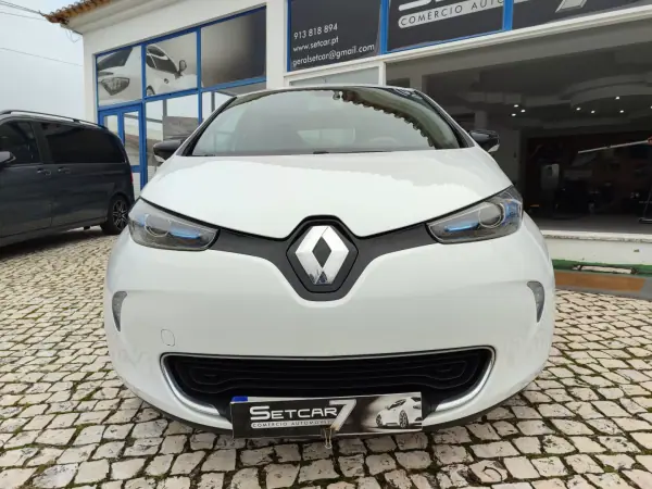 Renault Zoe 2016 - 8990 EUR, 85000 km - AUTO.MOTO.pt - 85000km - foto 2 de 18