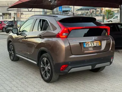 Mitsubishi Eclipse Cross 2019 - 21750 EUR, 89000 km - AUTO.MOTO.pt - 89000km - foto 3 de 24