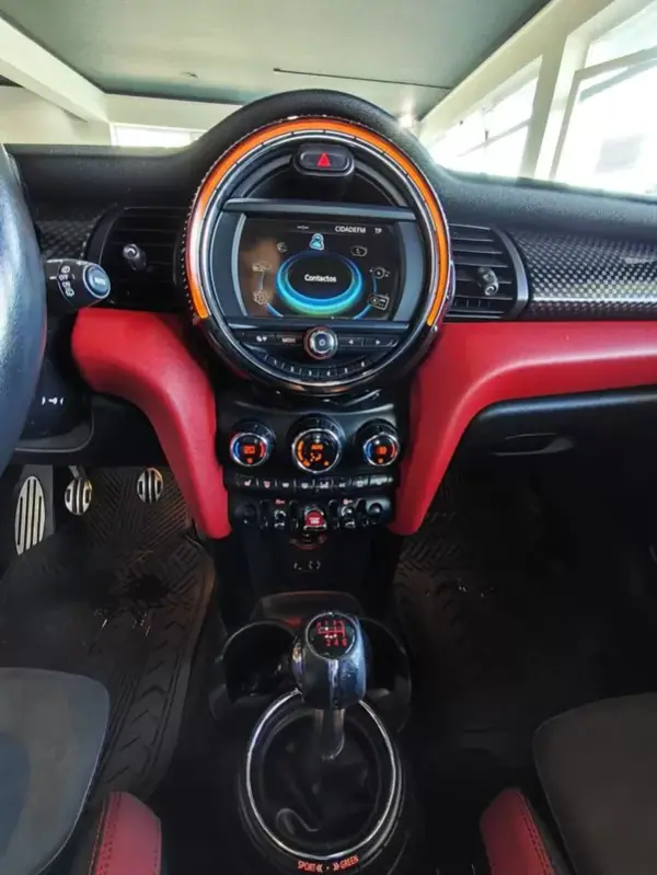 MINI John Cooper Works 2015 - 21500 EUR, 91950 km - AUTO.MOTO.pt - 91950km - foto 35 de 38