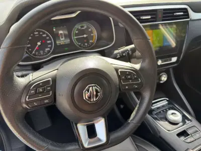 MG ZS 2020 - 16900 EUR, 88892 km - AUTO.MOTO.pt - 88892km - foto 6 de 15