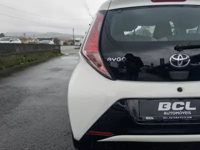 Toyota Aygo 2018 - 9990 EUR, 90000 km - AUTO.MOTO.pt - 90000km - foto 10 de 28
