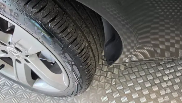 Mercedes-Benz CLS 320 2008 - 11900 EUR, 248910 km - 248910km - foto 34 de 64