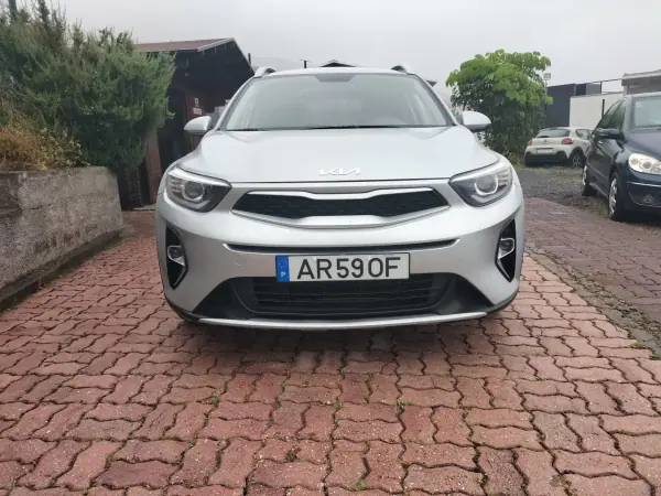 Kia Stonic 2022 - 17450 EUR, 62000 km - AUTO.MOTO.pt - 62000km - foto 2 de 11