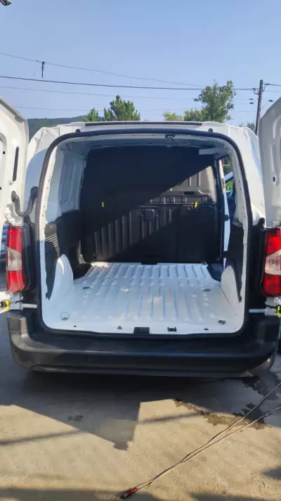 Opel Combo 2020 - 12978 EUR, 149789 km - AUTO.MOTO.pt - 149789km - foto 13 de 17