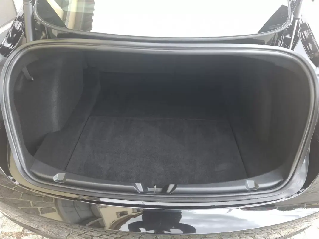 Tesla Model 3 2022 - 36490 EUR, 19253 km - AUTO.MOTO.pt - 19253km - foto 18 de 18