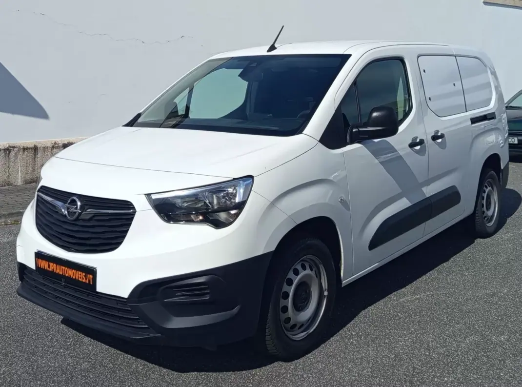 Opel Combo 2021 - 13500 EUR, 82000 km - AUTO.MOTO.pt - 82000km - foto 1 de 20