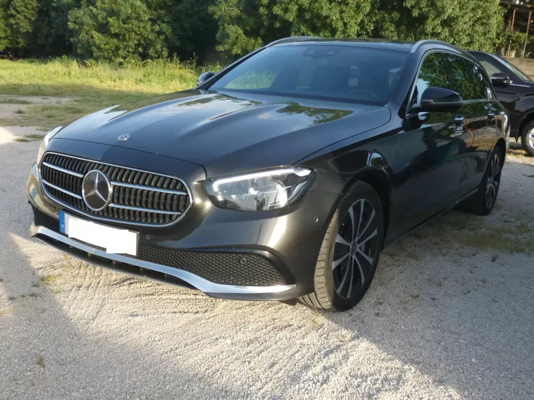 Mercedes-Benz E 300 2020 - 28500 EUR, 217000 km - AUTO.MOTO.pt - 217000km - foto 7 de 39