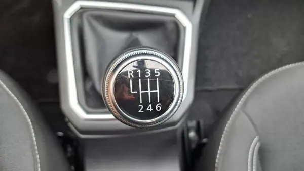 Dacia Sandero 2021 - 12900 EUR, 82644 km - AUTO.MOTO.pt - 82644km - foto 19 de 29
