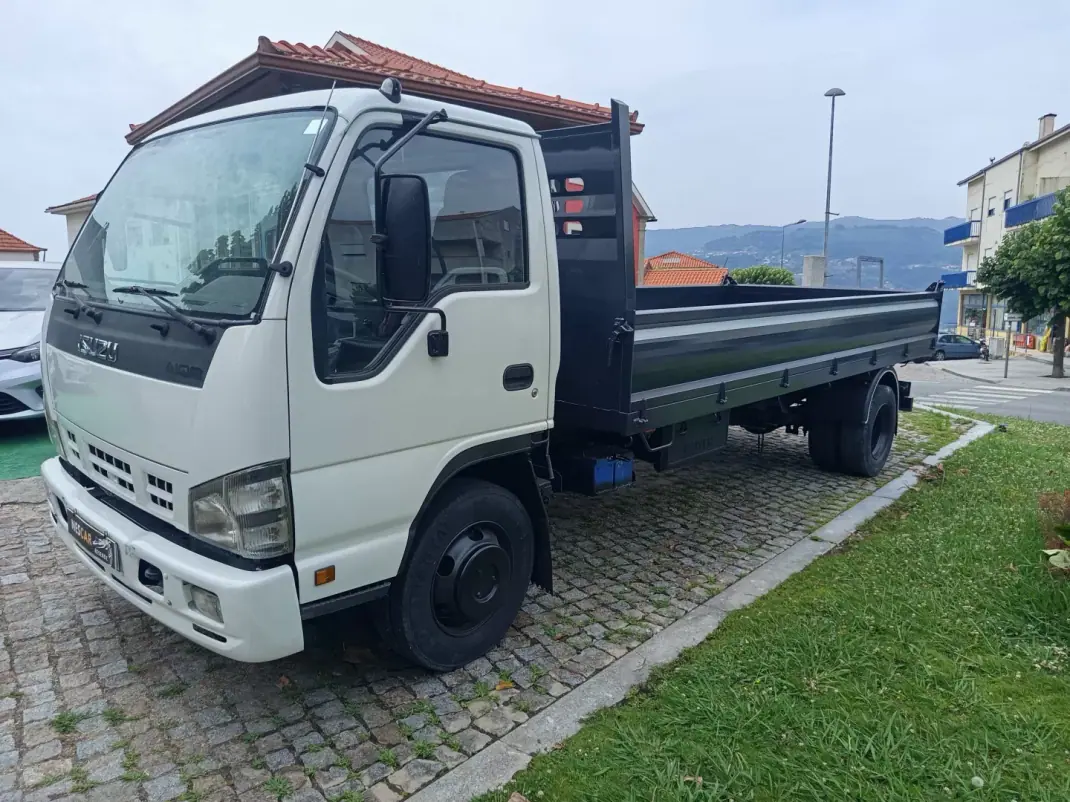 Isuzu 2008 - 24990 EUR, 94008 km - 94008km - foto 2 de 9