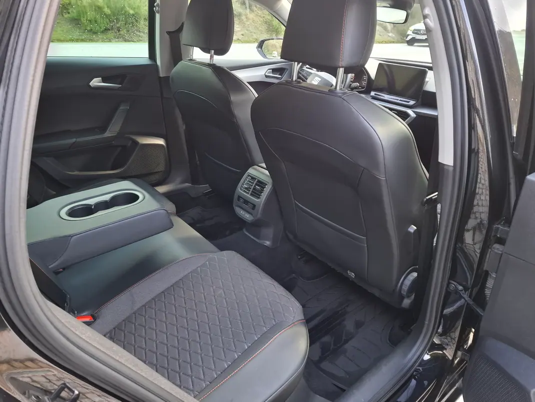 SEAT Leon ST 2020 - 21500 EUR, 180000 km - AUTO.MOTO.pt - 180000km - foto 7 de 14