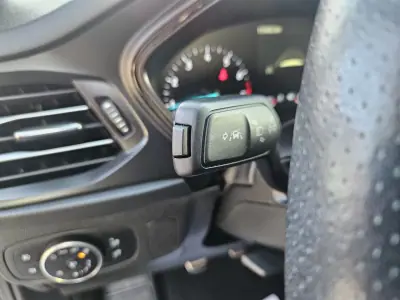 Ford Focus SW 2019 - 13800 EUR, 115000 km - AUTO.MOTO.pt - 115000km - foto 26 de 54