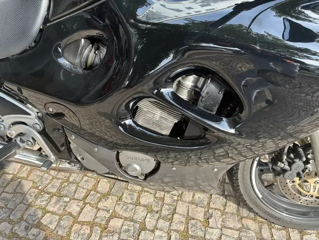 Suzuki GSX 1250FA 2000 - 1900 EUR, 41199 km - AUTO.MOTO.pt - 41199km - foto 11 de 18