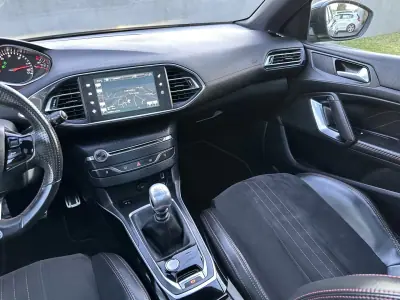 Peugeot 308 SW 2015 - 12900 EUR, 140000 km - AUTO.MOTO.pt - 140000km - foto 47 de 64