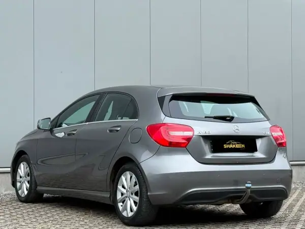 Mercedes-Benz A 180 2013 - 9900 EUR, 234885 km - AUTO.MOTO.pt - 234885km - foto 7 de 12