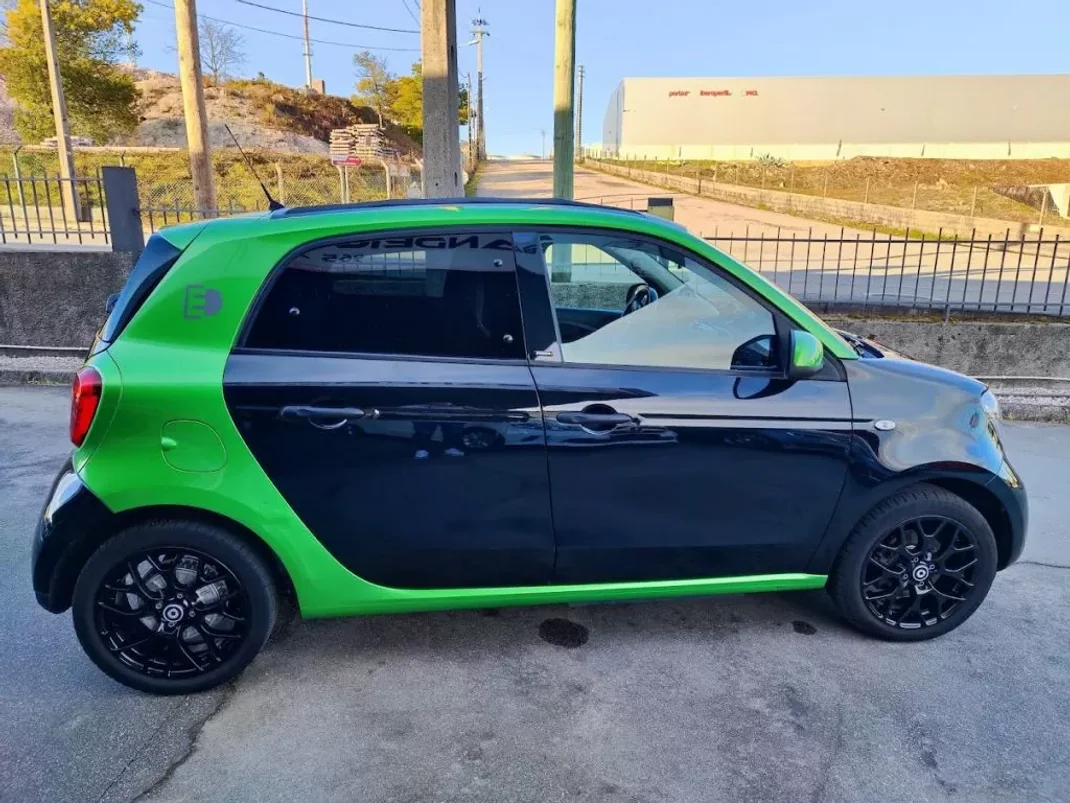Smart ForFour 2017 - 13500 EUR, 44000 km - AUTO.MOTO.pt - 44000km - foto 6 de 46