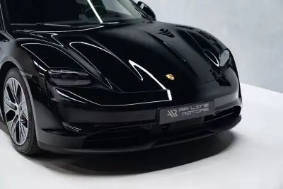 Porsche Taycan 2023 — foto 6 de 56