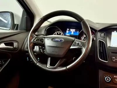 Ford Focus 2018 - 9950 EUR, 76000 km - AUTO.MOTO.pt - 76000km - foto 27 de 50