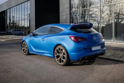 Opel Astra GTC 2013 - 23500 EUR, 109000 km - AUTO.MOTO.pt - 109000km - foto 5 de 47