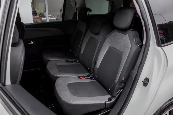 Citroën Grand C4 Spacetourer 2018 - 9900 EUR, 367153 km - AUTO.MOTO.pt - 367153km - foto 24 de 37